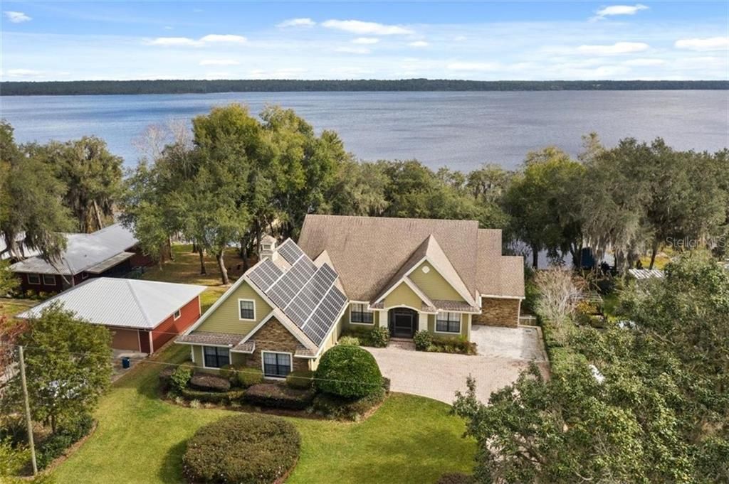 Vendido Recientemente: $945,000 (4 camas, 3 baños, 4225 Pies cuadrados)