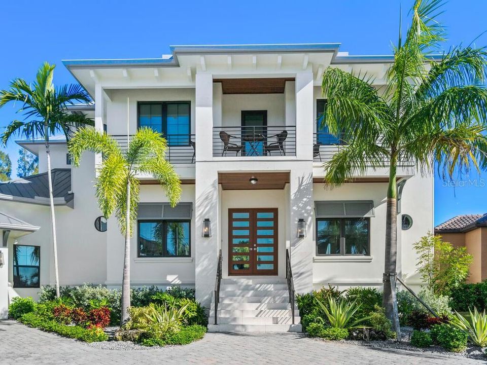 Recently Sold: $2,600,000 (4 beds, 4 baths, 4289 Square Feet)