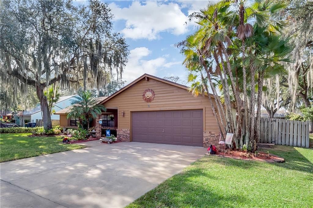 Recently Sold: $395,500 (3 beds, 2 baths, 2263 Square Feet)