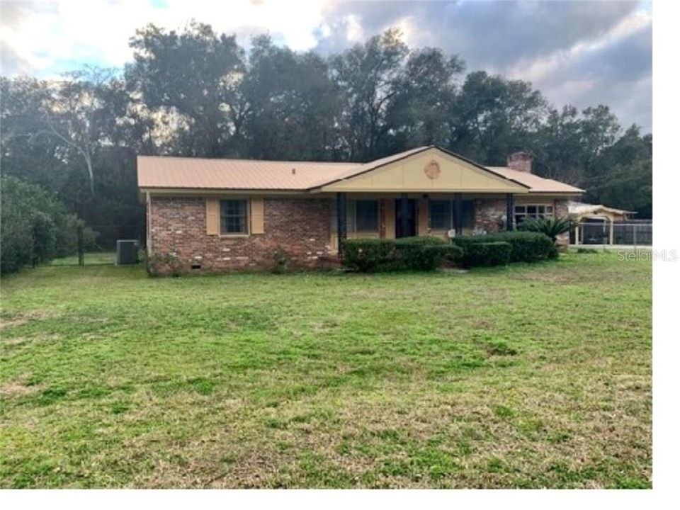 Recently Sold: $165,000 (3 beds, 1 baths, 1500 Square Feet)
