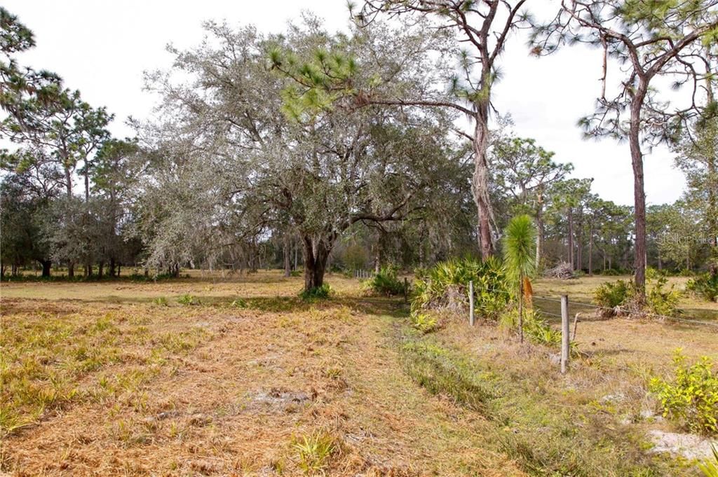 Vendido Recientemente: $333,500 (14.82 acres)