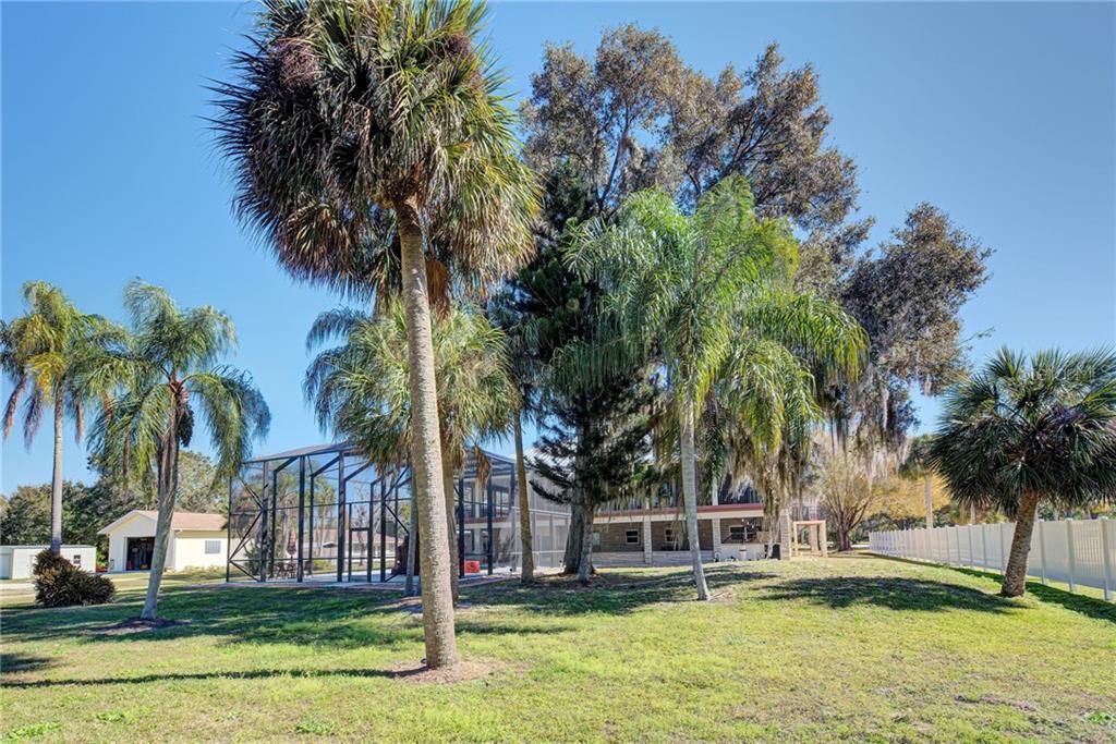 Recently Sold: $1,395,000 (3 beds, 3 baths, 2529 Square Feet)