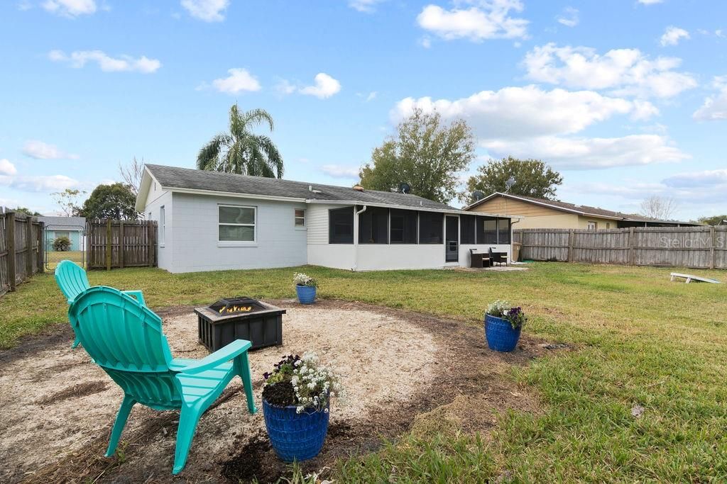 Recently Sold: $219,000 (3 beds, 2 baths, 1327 Square Feet)