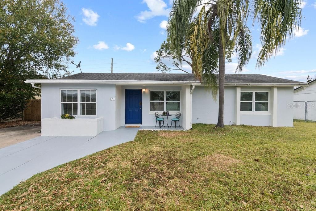 Recently Sold: $219,000 (3 beds, 2 baths, 1327 Square Feet)