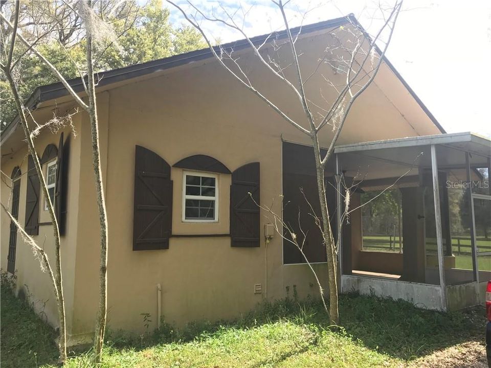 Recently Sold: $299,900 (2 beds, 1 baths, 1344 Square Feet)
