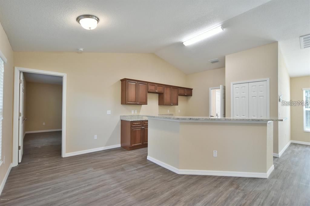 Recently Sold: $184,000 (3 beds, 2 baths, 1413 Square Feet)