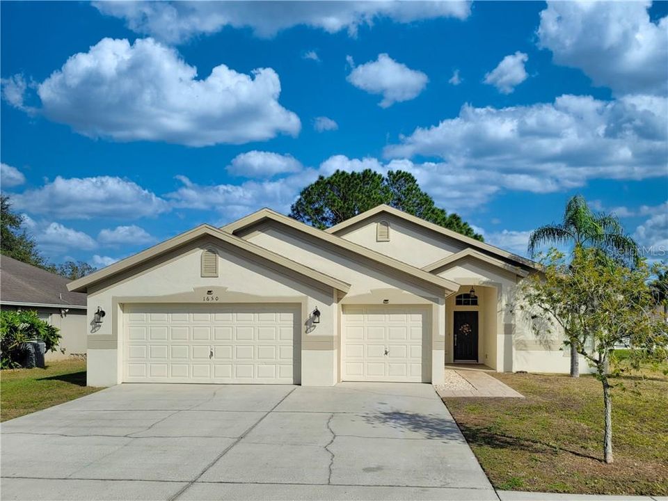 Active With Contract: $339,000 (4 beds, 3 baths, 2318 Square Feet)