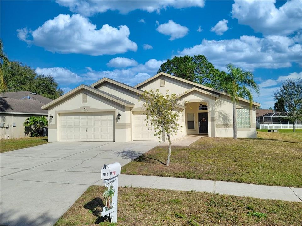 Active With Contract: $339,000 (4 beds, 3 baths, 2318 Square Feet)