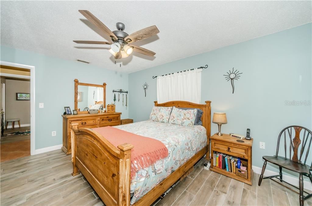 Recently Sold: $275,000 (2 beds, 2 baths, 1104 Square Feet)