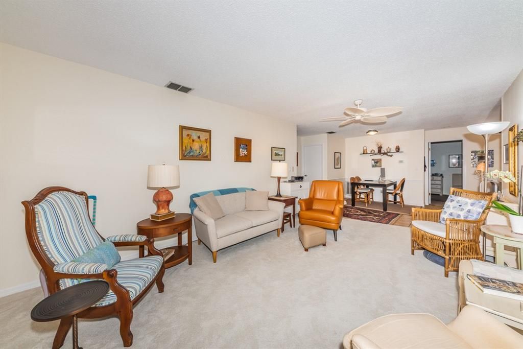 Recently Sold: $275,000 (2 beds, 2 baths, 1104 Square Feet)