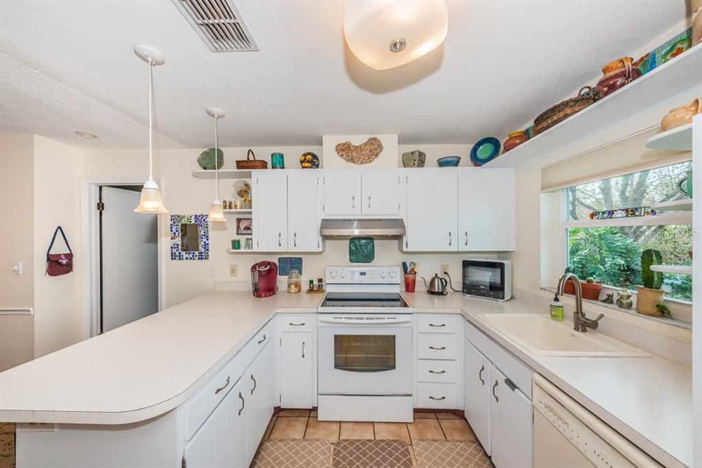 Recently Sold: $275,000 (2 beds, 2 baths, 1104 Square Feet)