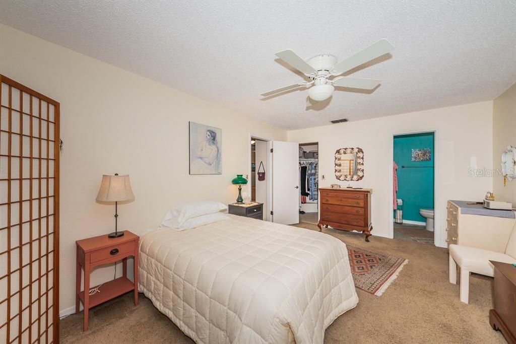 Recently Sold: $275,000 (2 beds, 2 baths, 1104 Square Feet)