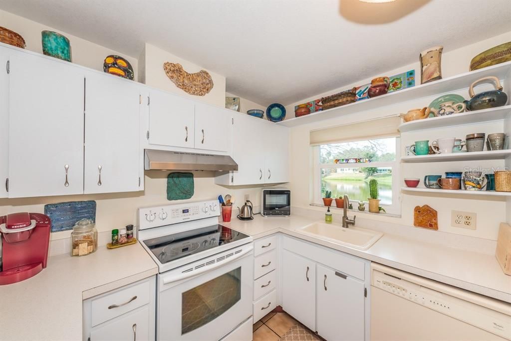 Recently Sold: $275,000 (2 beds, 2 baths, 1104 Square Feet)