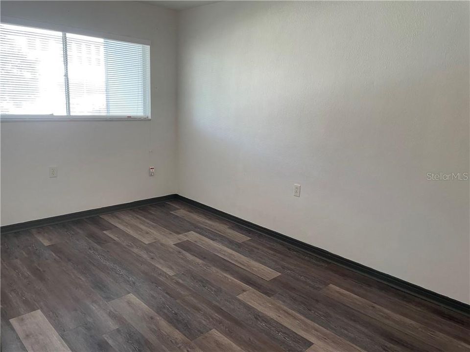 Recently Sold: $79,900 (2 beds, 1 baths, 836 Square Feet)