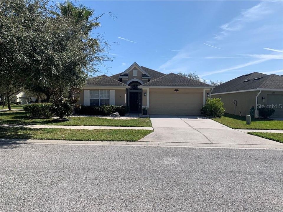 Recently Sold: $271,000 (4 beds, 2 baths, 1951 Square Feet)