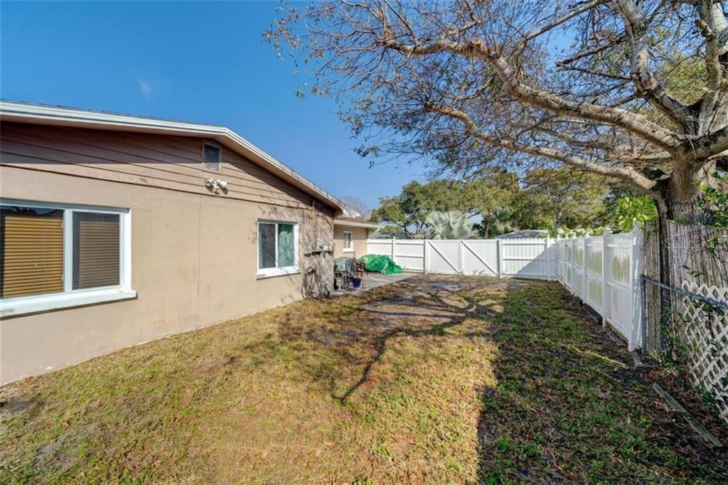 Recently Sold: $419,900 (2 beds, 2 baths, 1342 Square Feet)