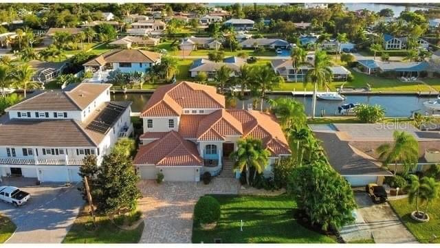 Recently Sold: $1,700,000 (5 beds, 4 baths, 5032 Square Feet)