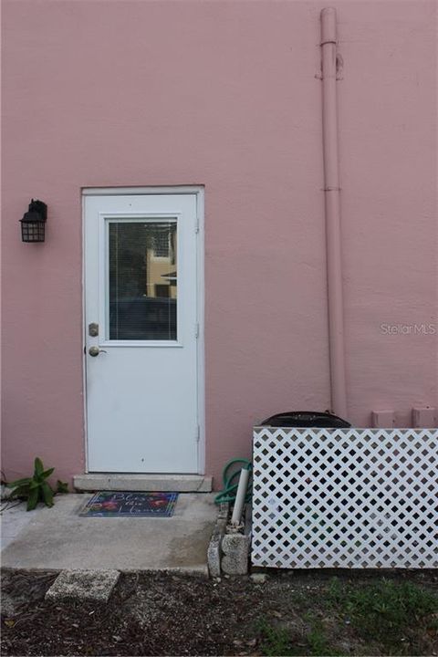 Recently Sold: $135,000 (1 beds, 1 baths, 672 Square Feet)