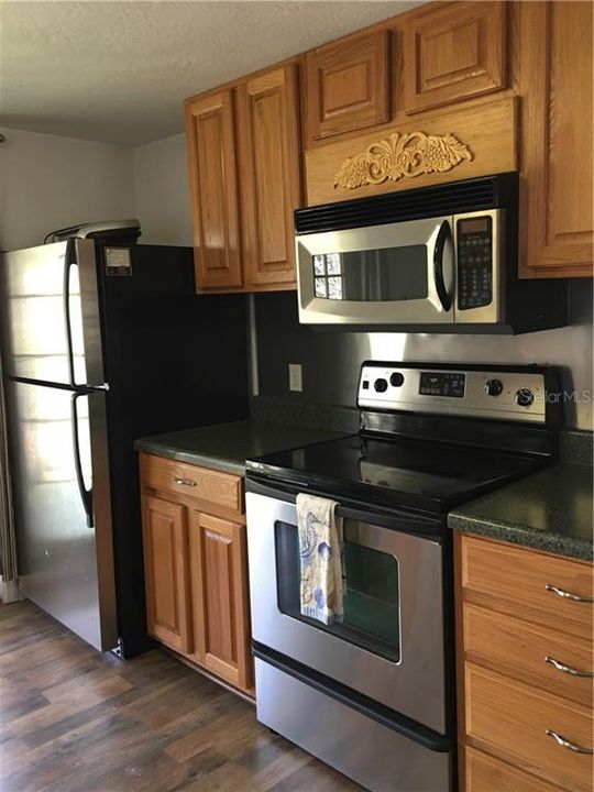 Recently Sold: $174,000 (2 beds, 1 baths, 736 Square Feet)