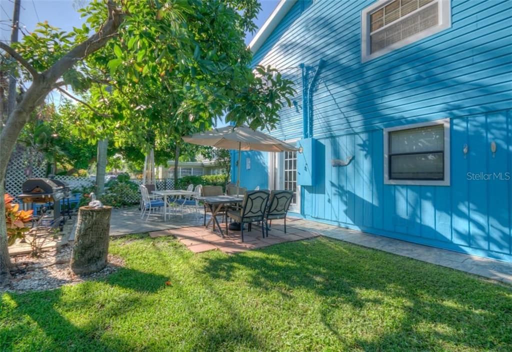 Recently Sold: $650,000 (4 beds, 2 baths, 1440 Square Feet)
