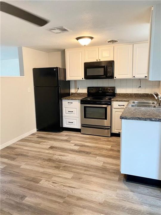 Recently Rented: $1,200 (3 beds, 1 baths, 1030 Square Feet)