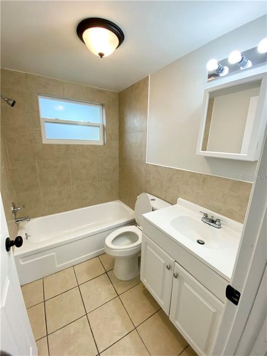 Недавно арендовано: $1,200 (3 спален, 1 ванн, 1030 Квадратных фут)