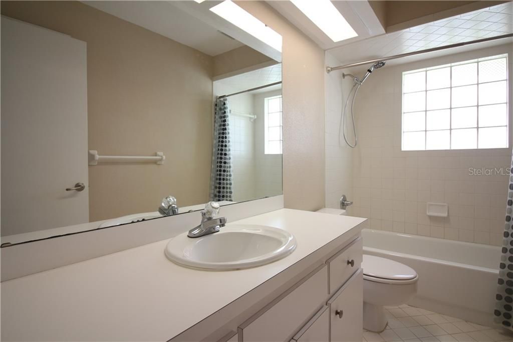 Недавно арендовано: $1,700 (4 спален, 2 ванн, 1804 Квадратных фут)