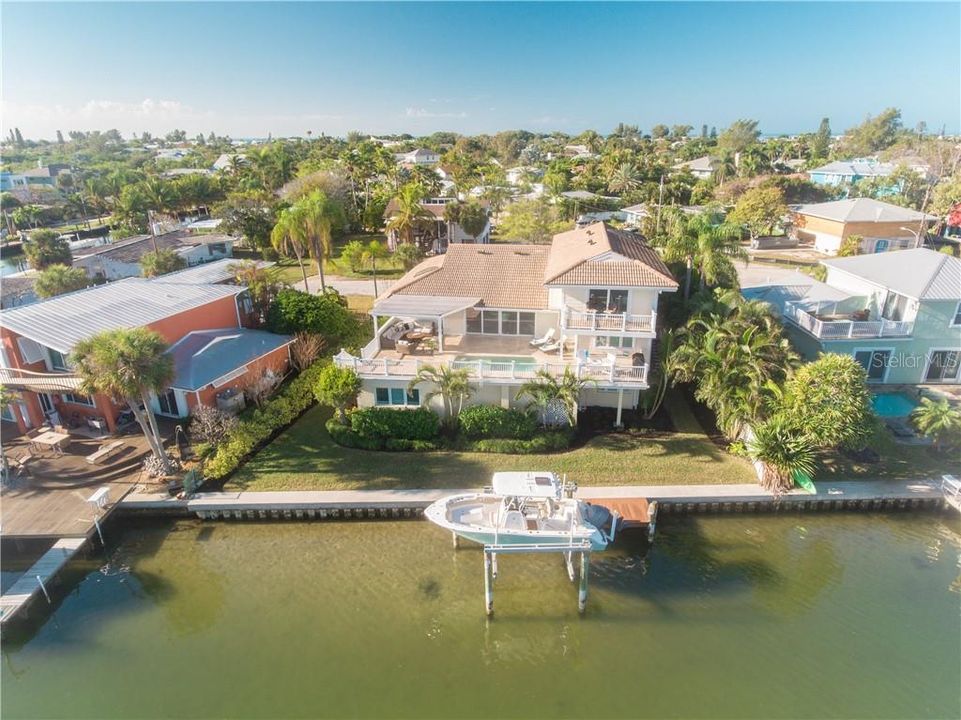 Recently Sold: $2,995,000 (4 beds, 4 baths, 3676 Square Feet)