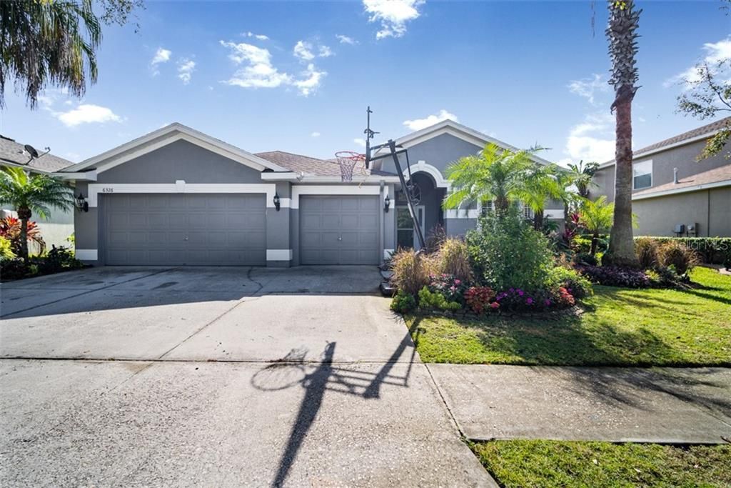 Recently Sold: $425,000 (4 beds, 3 baths, 2483 Square Feet)