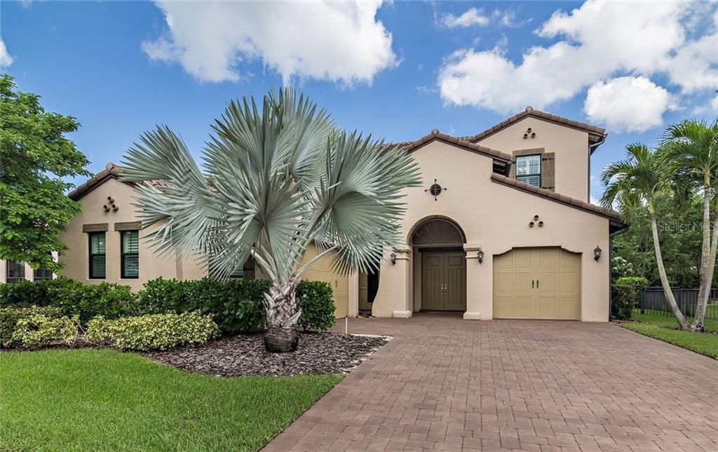 Recently Sold: $1,000,000 (5 beds, 5 baths, 4400 Square Feet)