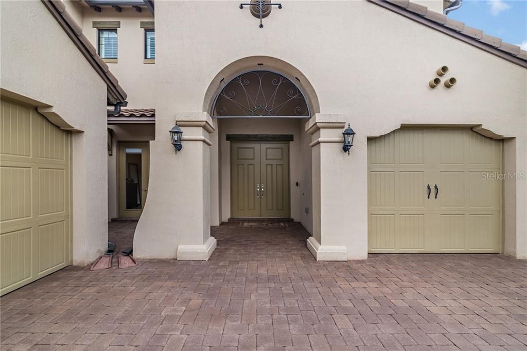 Recently Sold: $1,000,000 (5 beds, 5 baths, 4400 Square Feet)