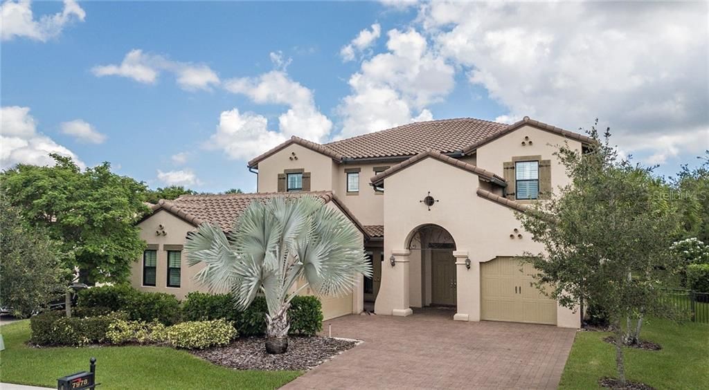 Recently Sold: $1,000,000 (5 beds, 5 baths, 4400 Square Feet)