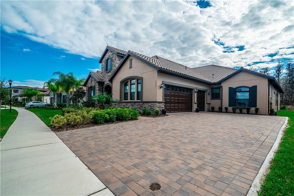 Recently Sold: $879,900 (4 beds, 5 baths, 4503 Square Feet)