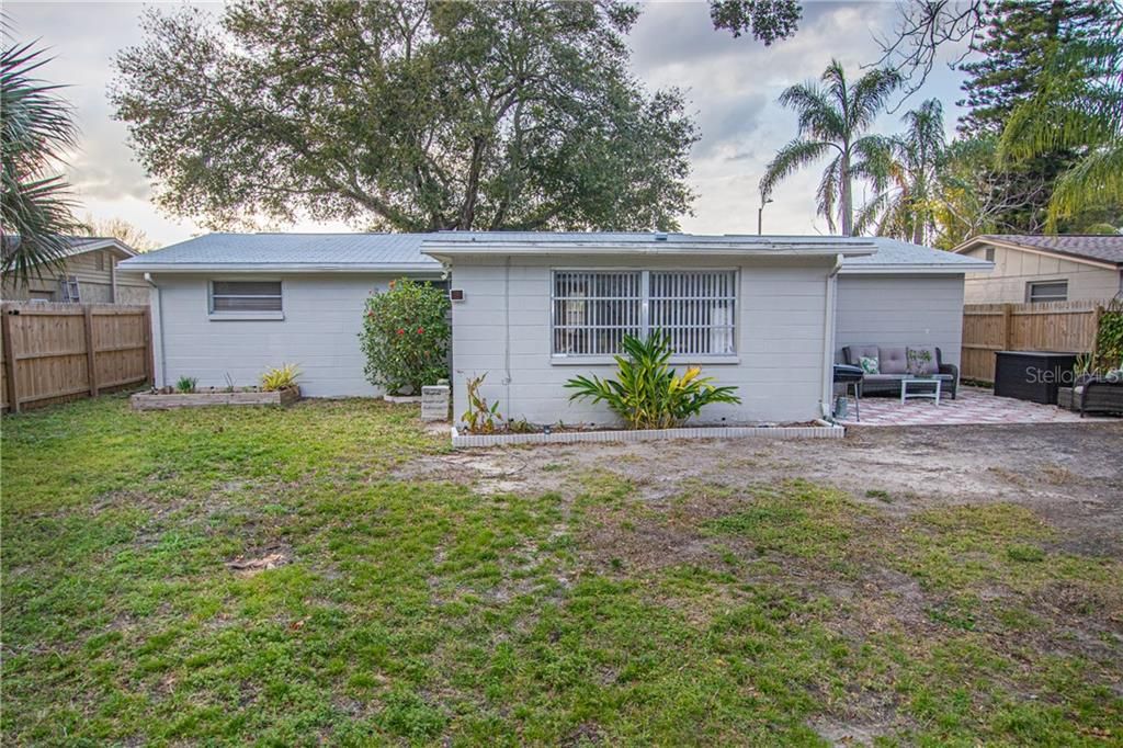 Recently Sold: $184,999 (3 beds, 2 baths, 1208 Square Feet)