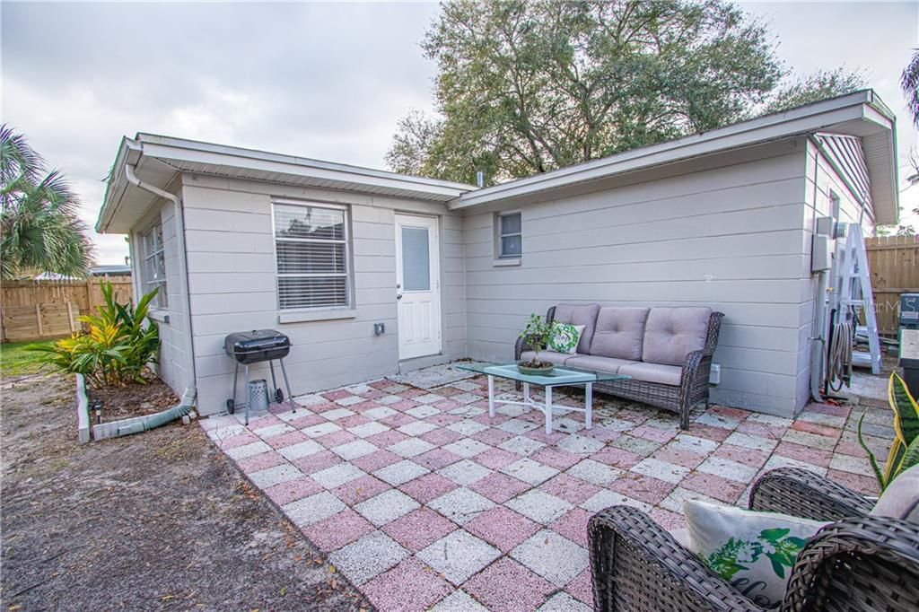 Recently Sold: $184,999 (3 beds, 2 baths, 1208 Square Feet)