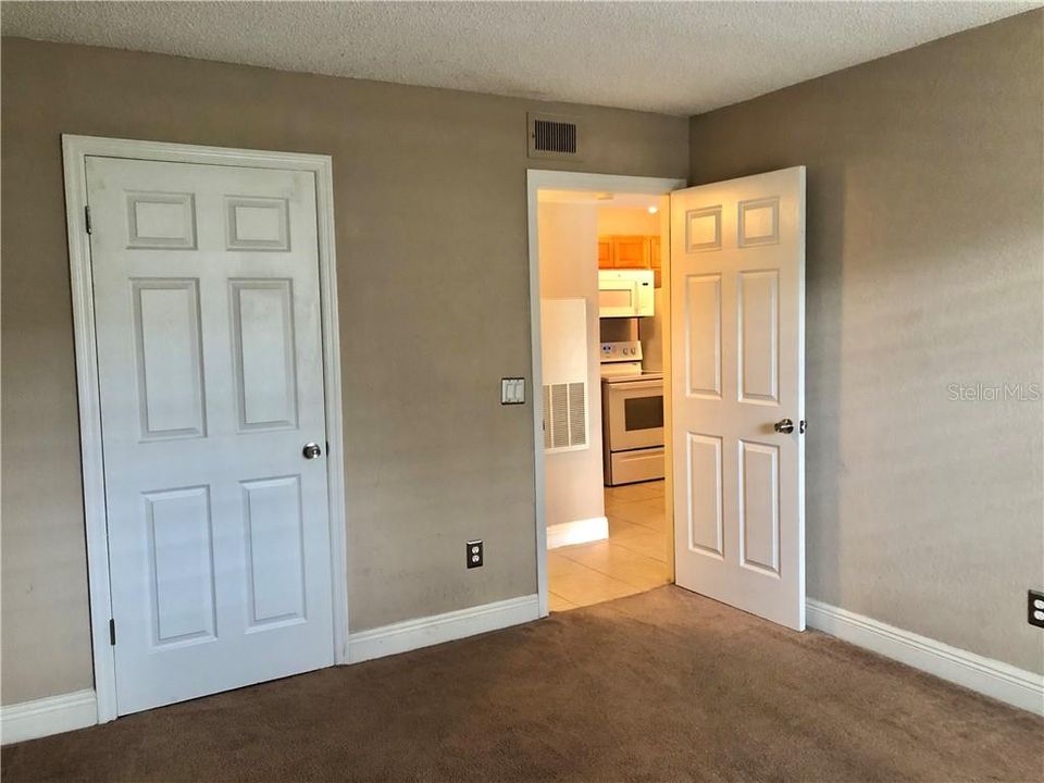 Recently Rented: $975 (1 beds, 1 baths, 627 Square Feet)