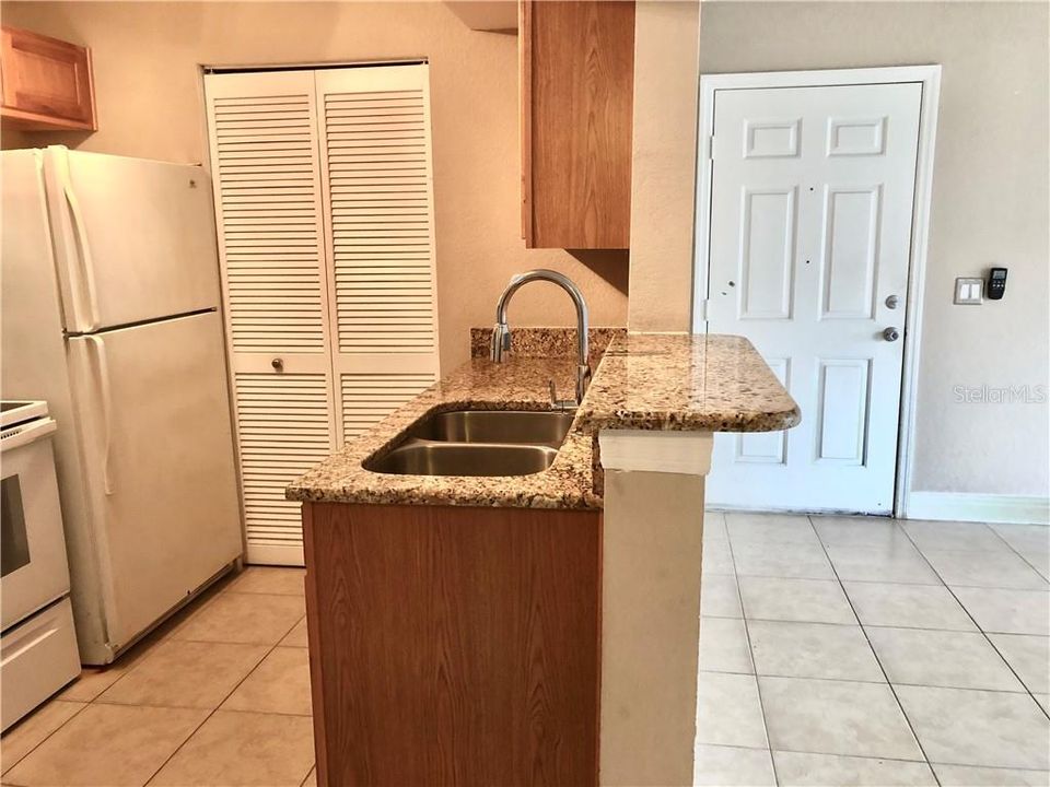 Recently Rented: $975 (1 beds, 1 baths, 627 Square Feet)