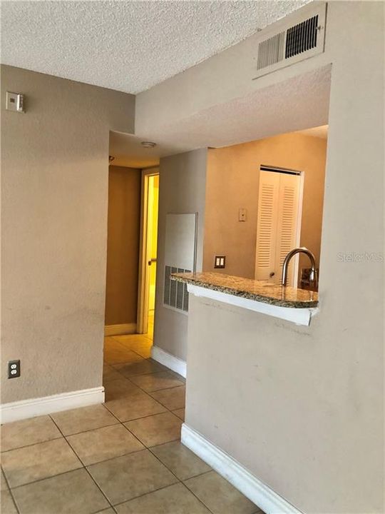 Recently Rented: $975 (1 beds, 1 baths, 627 Square Feet)