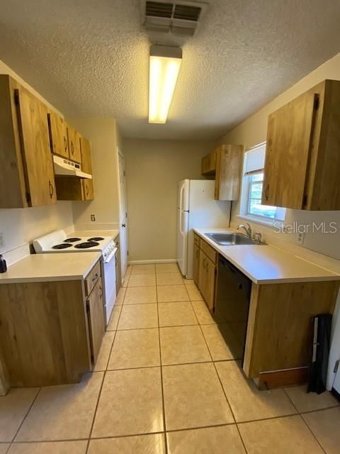 Recently Rented: $700 (1 beds, 1 baths, 5684 Square Feet)