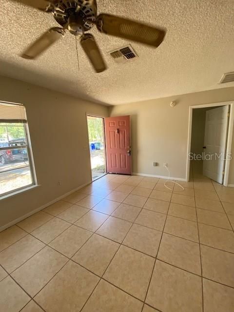 Recently Rented: $700 (1 beds, 1 baths, 5684 Square Feet)