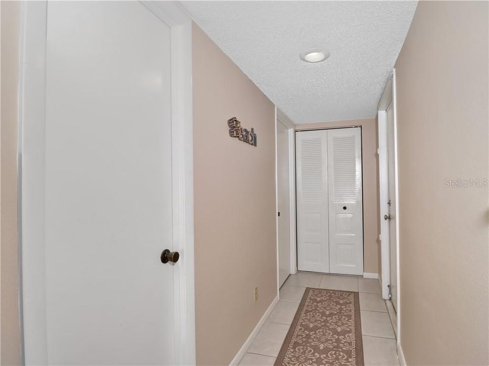 Foyer with laundry room located nearby