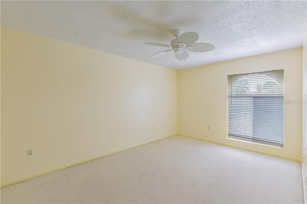 Recently Sold: $92,500 (2 beds, 1 baths, 885 Square Feet)