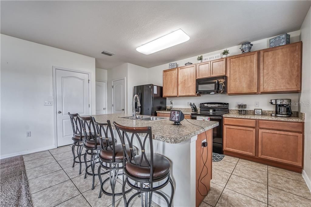 Recently Sold: $285,000 (4 beds, 2 baths, 2263 Square Feet)