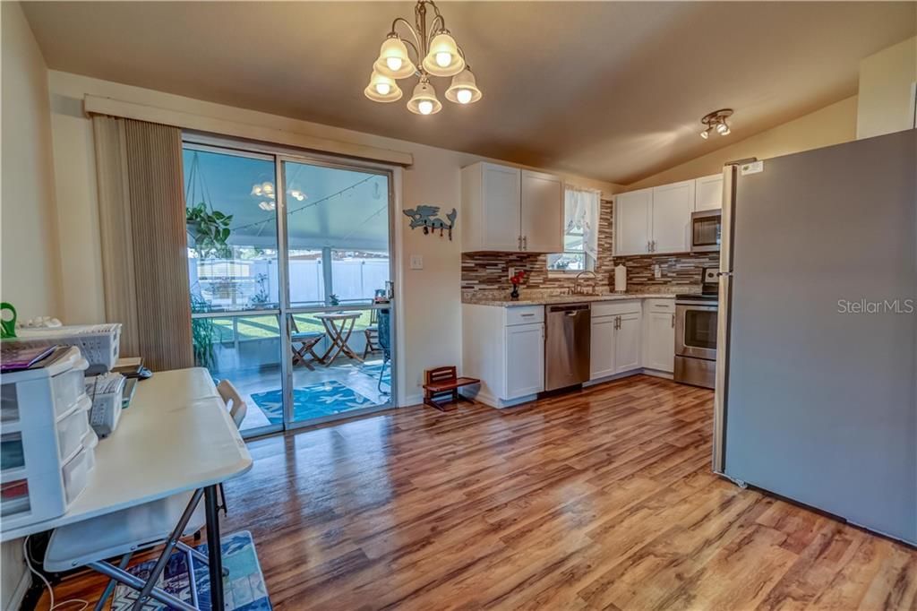Recently Sold: $189,000 (2 beds, 1 baths, 1040 Square Feet)