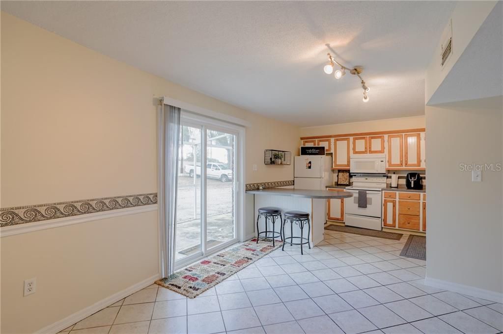 Recently Sold: $99,900 (2 beds, 1 baths, 1324 Square Feet)