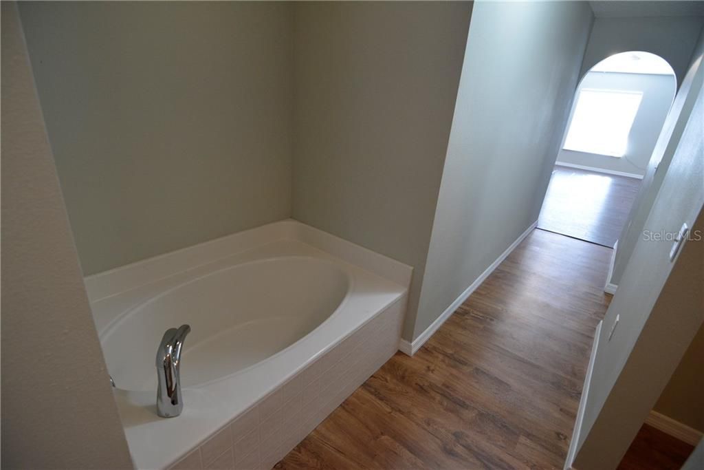 Недавно арендовано: $1,850 (4 спален, 3 ванн, 3012 Квадратных фут)