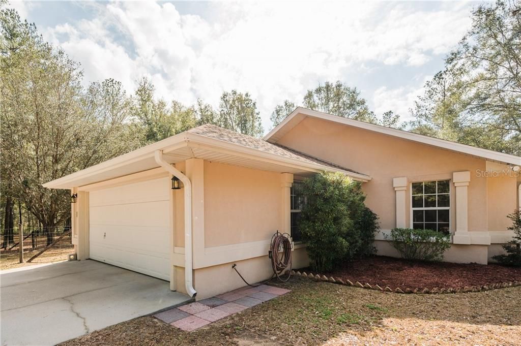 Recently Sold: $265,000 (3 beds, 2 baths, 1651 Square Feet)