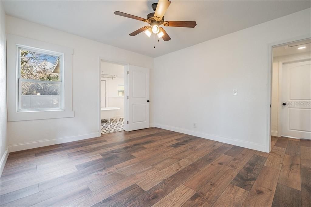 Recently Sold: $259,000 (2 beds, 2 baths, 1233 Square Feet)