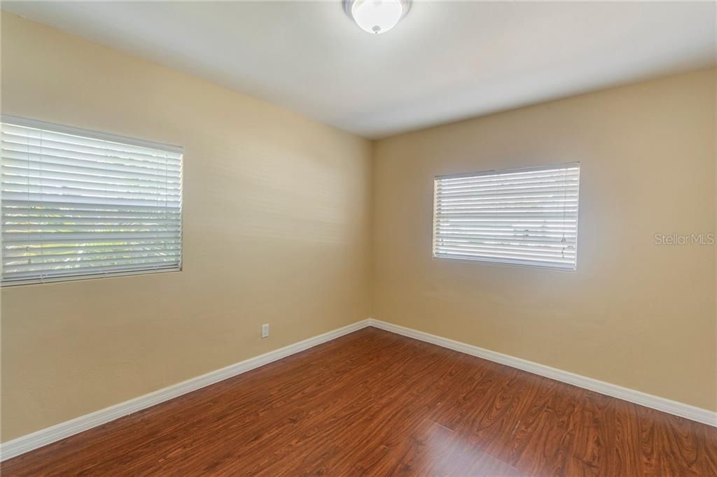 Recently Sold: $210,000 (2 beds, 1 baths, 851 Square Feet)