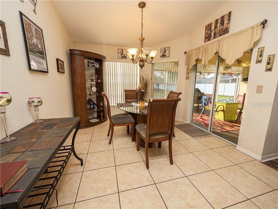 Vendido Recientemente: $235,000 (3 camas, 2 baños, 1480 Pies cuadrados)